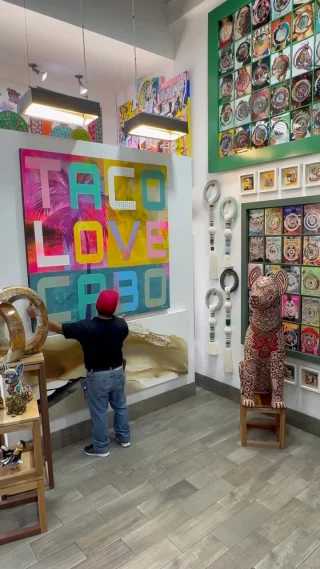Because in Cabo, even the walls crave tacos!
New at pez gordo.
